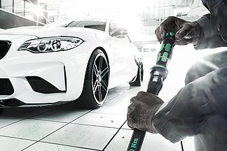 [Translate to Spanisch INT:] Die neuen Drehmomentschlüssel Click-Torque von Wera sind in 16 Versionen als Umschaltknarre oder für Einsteckwerkzeuge in einem Drehmoment von 2,5 bis 1.000 Nm erhältlich. 