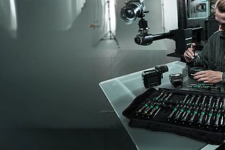 Ahora también los destornilladores de la serie Kraftform Micro para aplicaciones de mecánica de precisión y para trabajos electrónicos llevan el sistema de búsqueda fácil de la herramienta “Take it easy“.